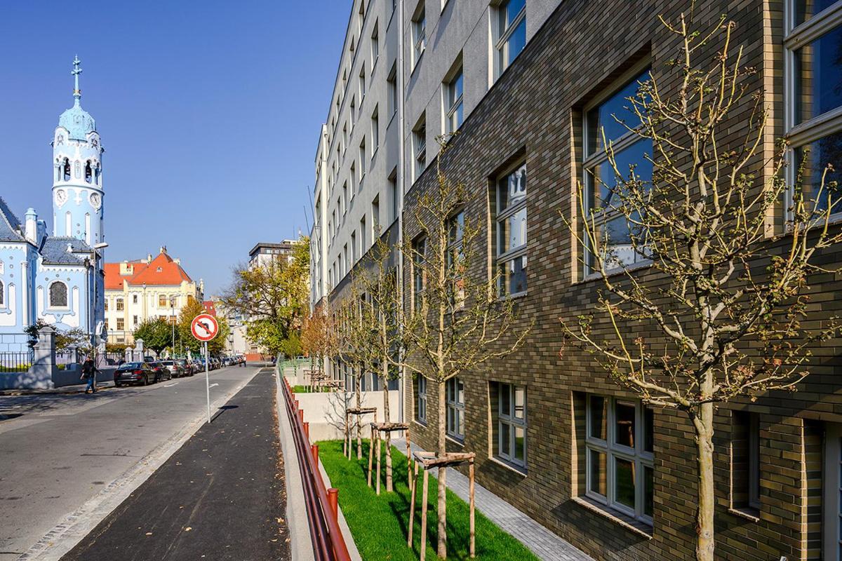 Luxury Apartment In City Centrum By Ota Group Pressburg Exterior foto